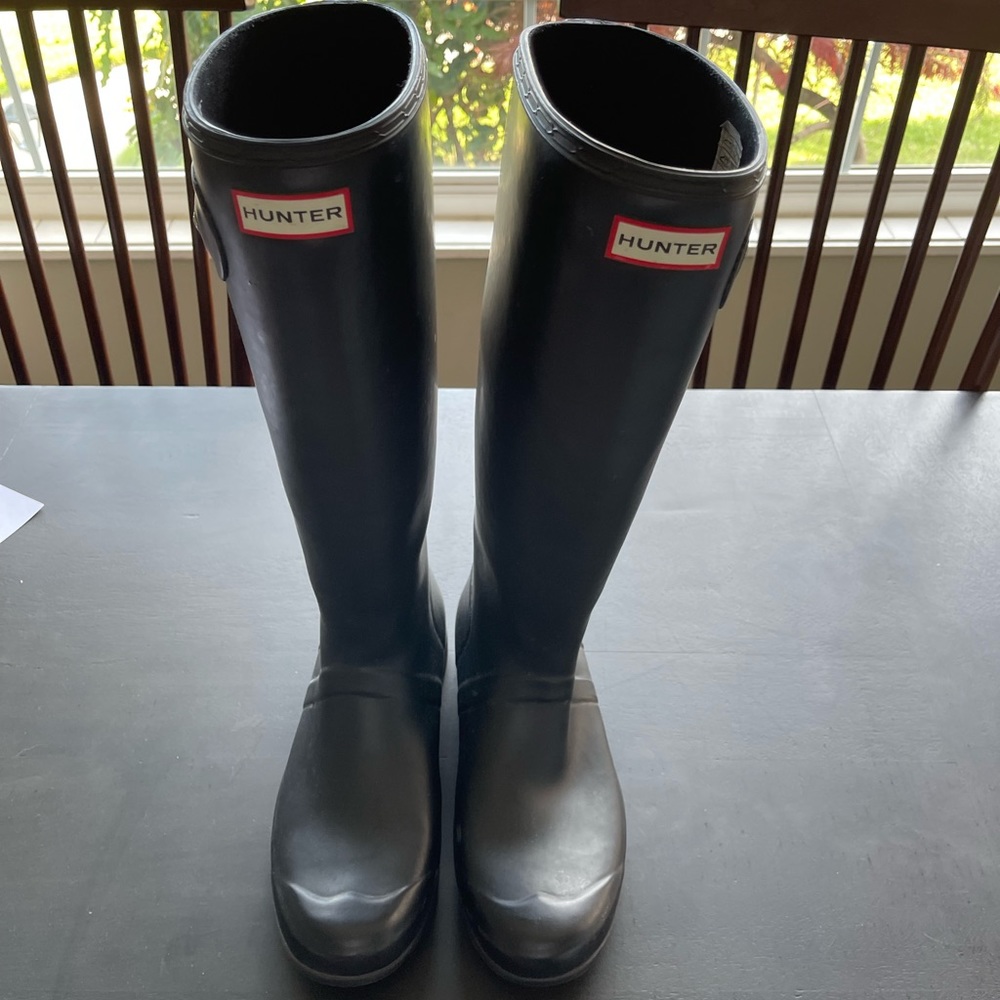 Black hunter rain boots
